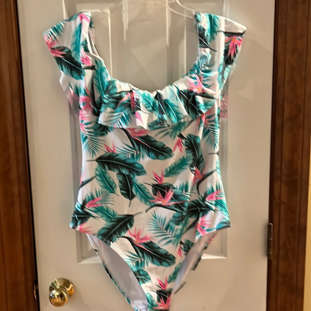 Women’s bathing suit, size extra large, one piece